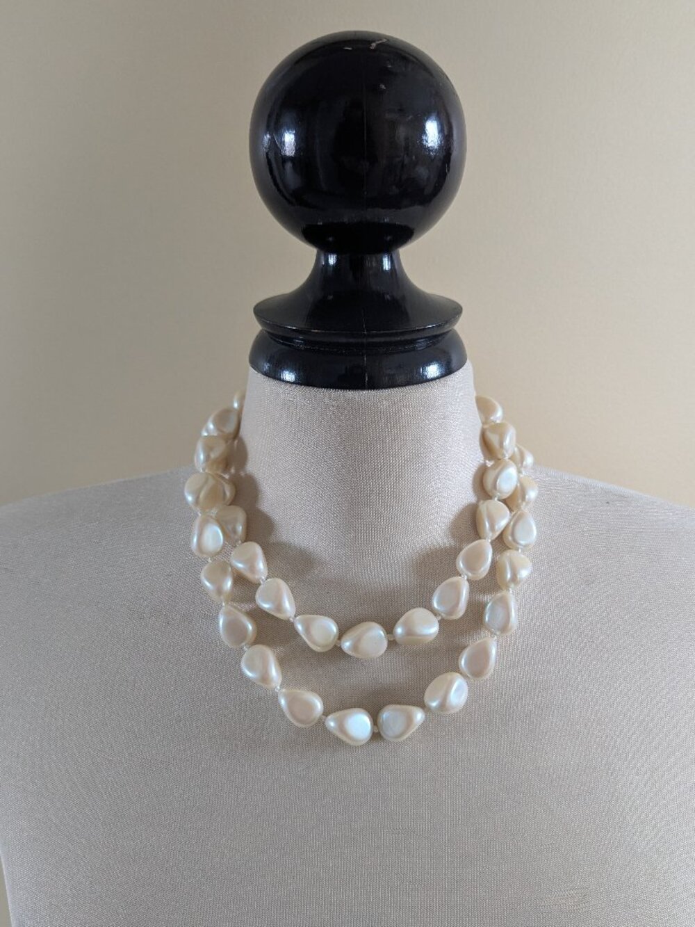 4/$25 CHUNKY SEA PEARL VINTAGE NECKLACE